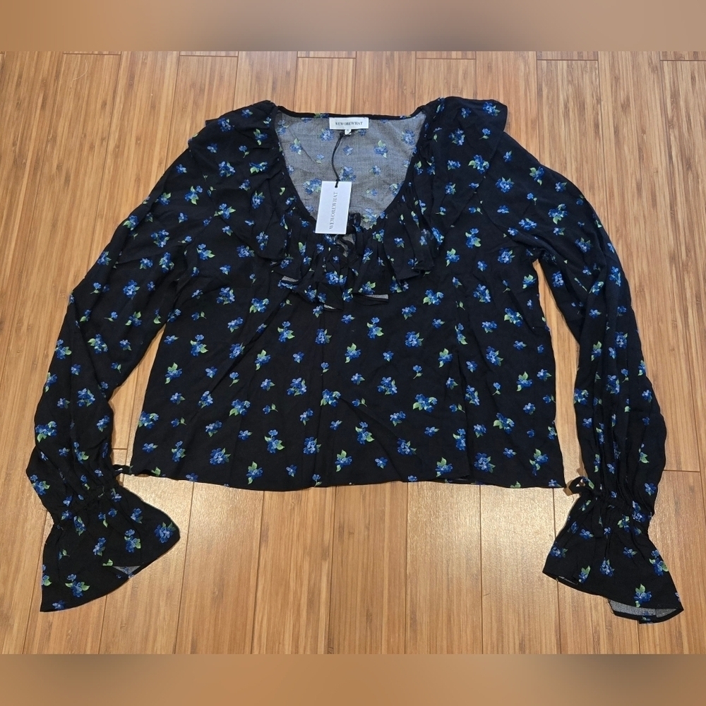 💚 NWT We Wore What Floral Blouse